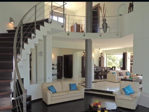 Living room, Lounge or bar, Seating area