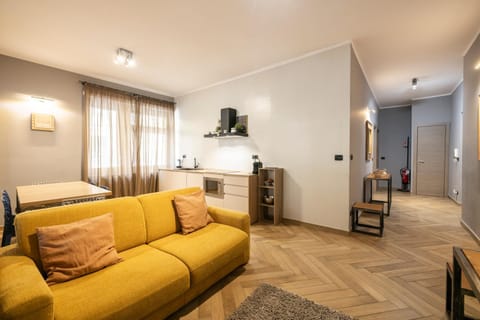 Living room, Photo of the whole room