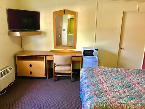 Travelers Inn Motel Motel in Salem