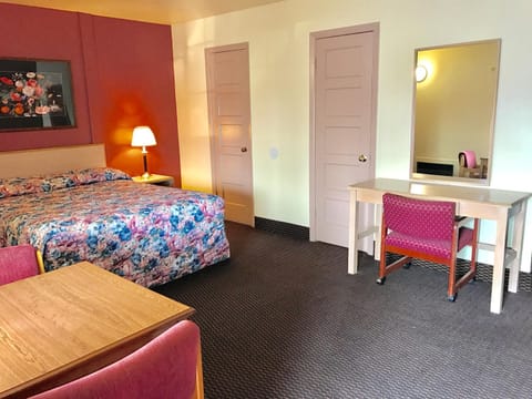 Travelers Inn Motel Motel in Salem