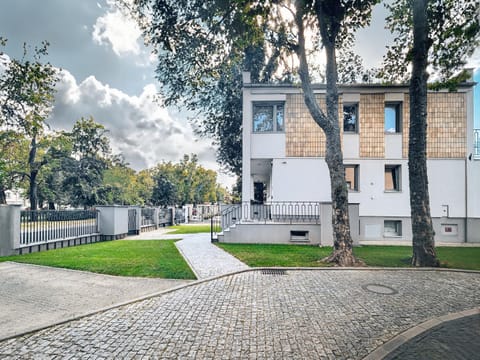 Property building, Spring, City view, Garden view