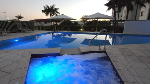Pool view, Swimming pool, sunbed