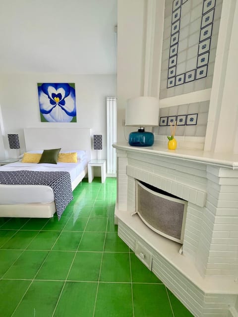 Sorrento Olive Tree Garden Bed and Breakfast in Priora