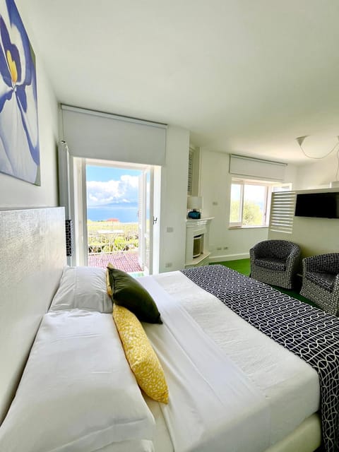 Sorrento Olive Tree Garden Bed and Breakfast in Priora