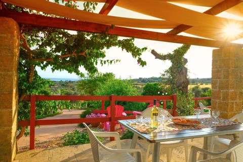 Patio, Food and drinks