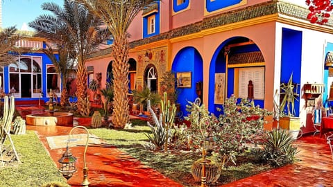 Facade/entrance, Garden