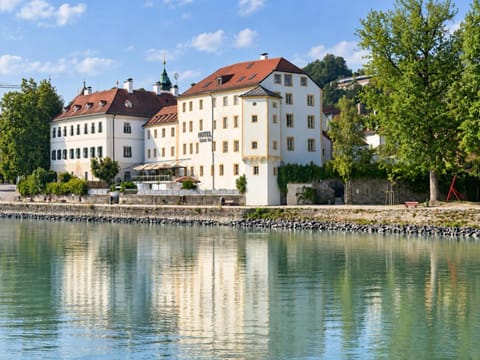 Property building, Landmark view, River view