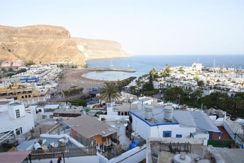 Neighbourhood, City view, Sea view