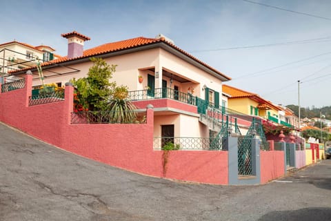 Property building, Facade/entrance, Street view, Quiet street view, Parking