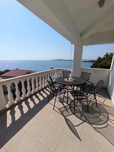 Apartmani Suton Bed and Breakfast in Šibenik-Knin County, Croatia