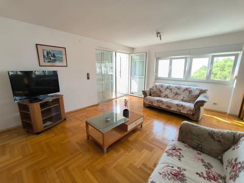 Apartmani Suton Bed and Breakfast in Šibenik-Knin County, Croatia