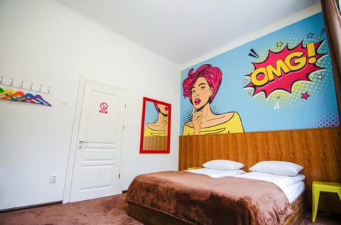 Photo of the whole room, Decorative detail