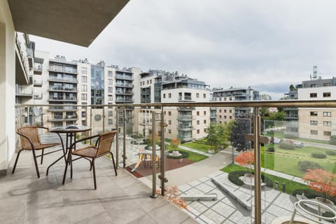 Neighbourhood, Balcony/Terrace, City view