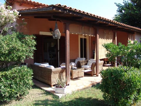 Patio, Garden, Seating area