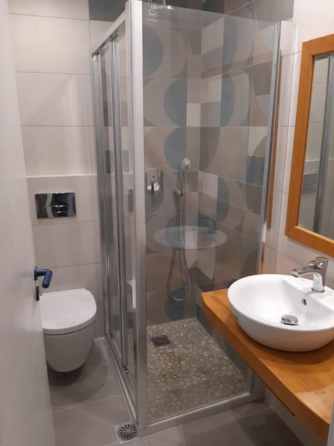 Shower, Toilet, Bathroom