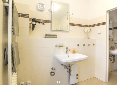 STRANDPERLE App Nr 01 max 4 Pers Apartment in Mecklenburg-Vorpommern, Germany