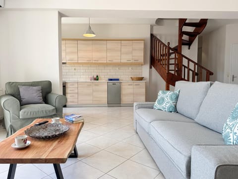 Kitchen or kitchenette, Living room, Seating area