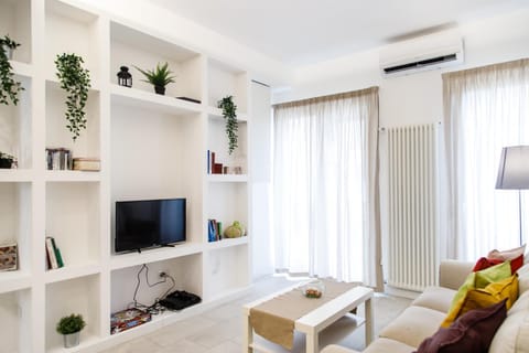 TV and multimedia, Living room, air conditioner