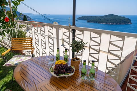 View (from property/room), Balcony/Terrace, Sea view