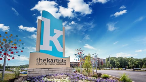 Property building, Facade/entrance, Property logo or sign