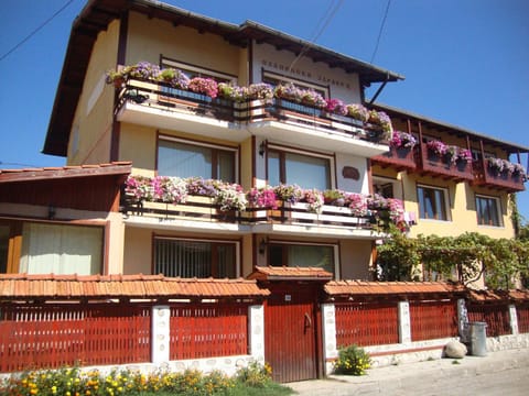 Property building, Balcony/Terrace, Internal: Not applicable to any particular room