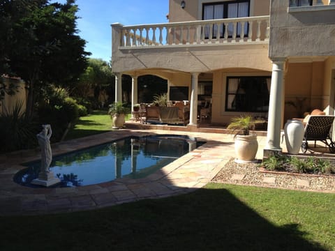 Roman Retreat Bed and Breakfast in Cape Town
