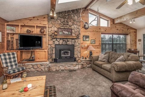 Hughes, Cabin at Ruidoso, with Forest View Cabin in Ruidoso