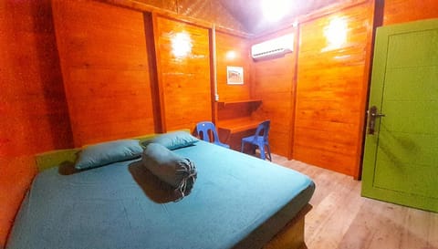 Bed, Bedroom, air conditioner