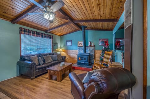 Roadrunner - Cozy Cabin - Whirlpool and Hot Tub Cabin in Ruidoso