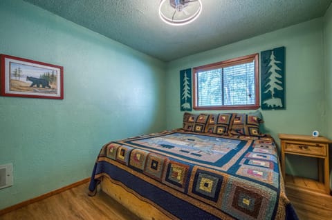 Roadrunner - Cozy Cabin - Whirlpool and Hot Tub Cabin in Ruidoso