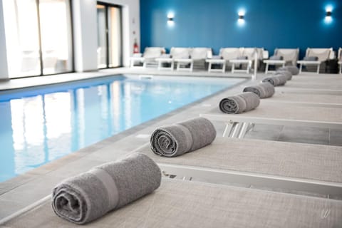 Swimming pool, Swimming pool