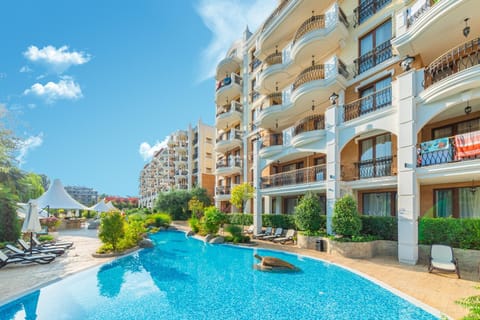 Property building, Pool view, Swimming pool, sunbed