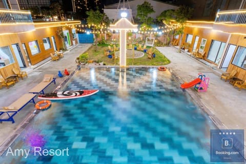 Swimming pool