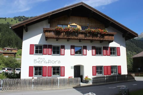 Ferienwohnungen Haus Bergflora Apartment in Tyrol