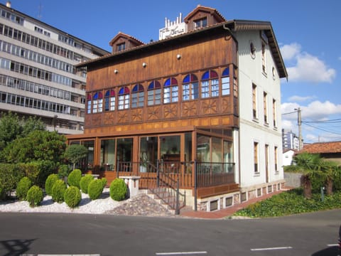 Facade/entrance, Facade/entrance
