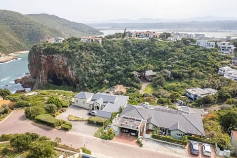 Property building, Nearby landmark, Natural landscape, Mountain view, Sea view, Parking