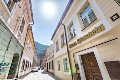 Property building, Facade/entrance