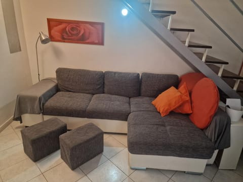 La casa di Zucca sopra piazza Plebiscito! House in Naples