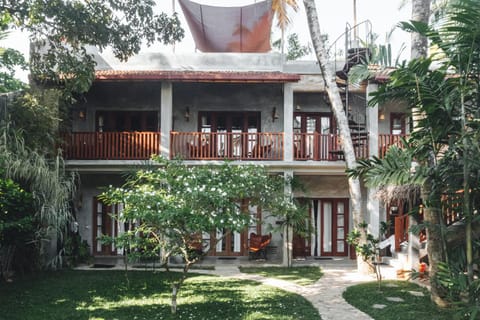 Property building, Patio, Day, Summer, Garden, View (from property/room), Balcony/Terrace, Garden view