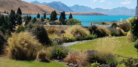 Natural landscape, Garden view, Lake view, Landmark view, Mountain view