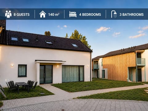 Property building, Day, Natural landscape, Seating area, Inner courtyard view