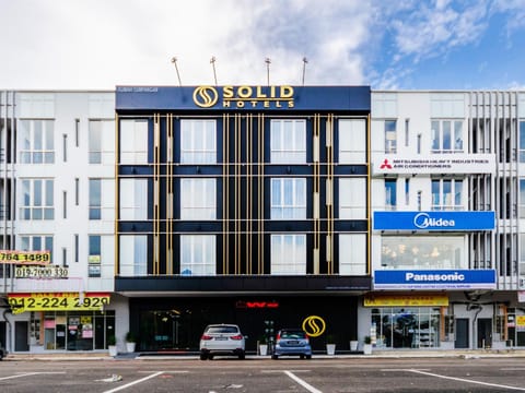 Facade/entrance