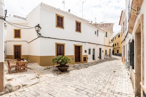 Property building, Facade/entrance, Off site