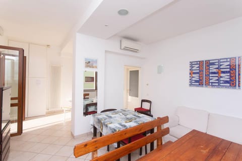 N044 - Numana, nuovo trilocale con aria condizionata e parcheggio Apartment in Numana