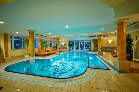 Garden, Swimming pool, Public Bath