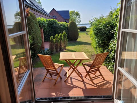 Staff, View (from property/room), Balcony/Terrace