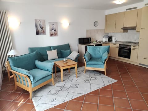 Kitchen or kitchenette, Living room, kitchen