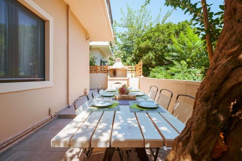 Patio, Day, Garden, Balcony/Terrace