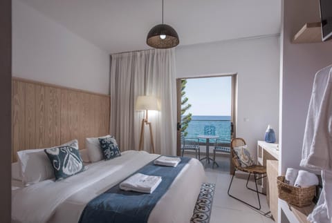 Bed, View (from property/room), Balcony/Terrace, Sea view