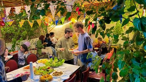 Activities, Food and drinks, group of guests